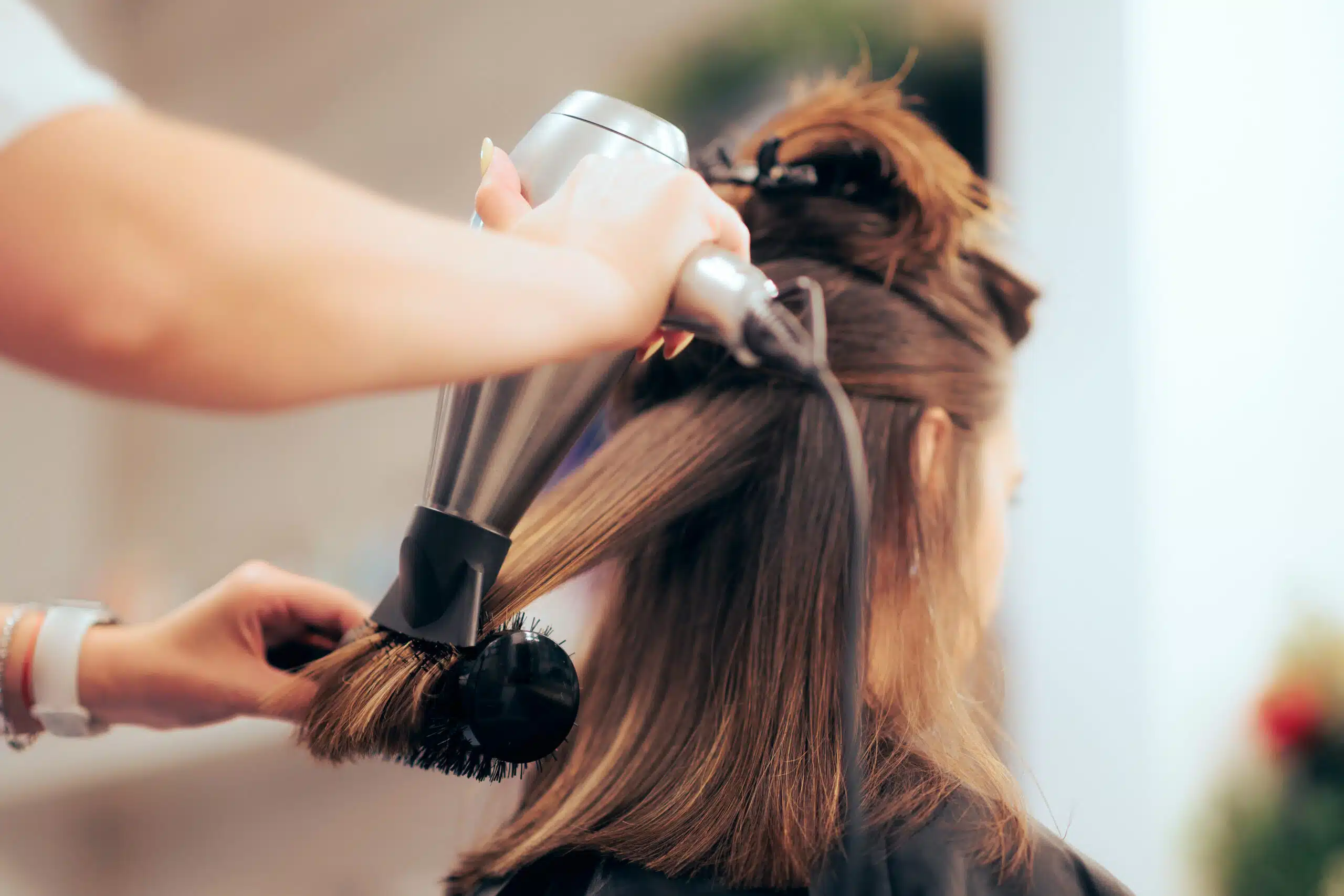 Women’s Haircut with Blow Dry That Look Salon